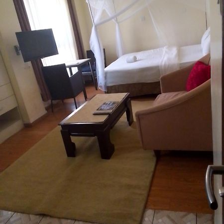 Eddy Suites, Emeli Hotel Nairobi Buitenkant foto