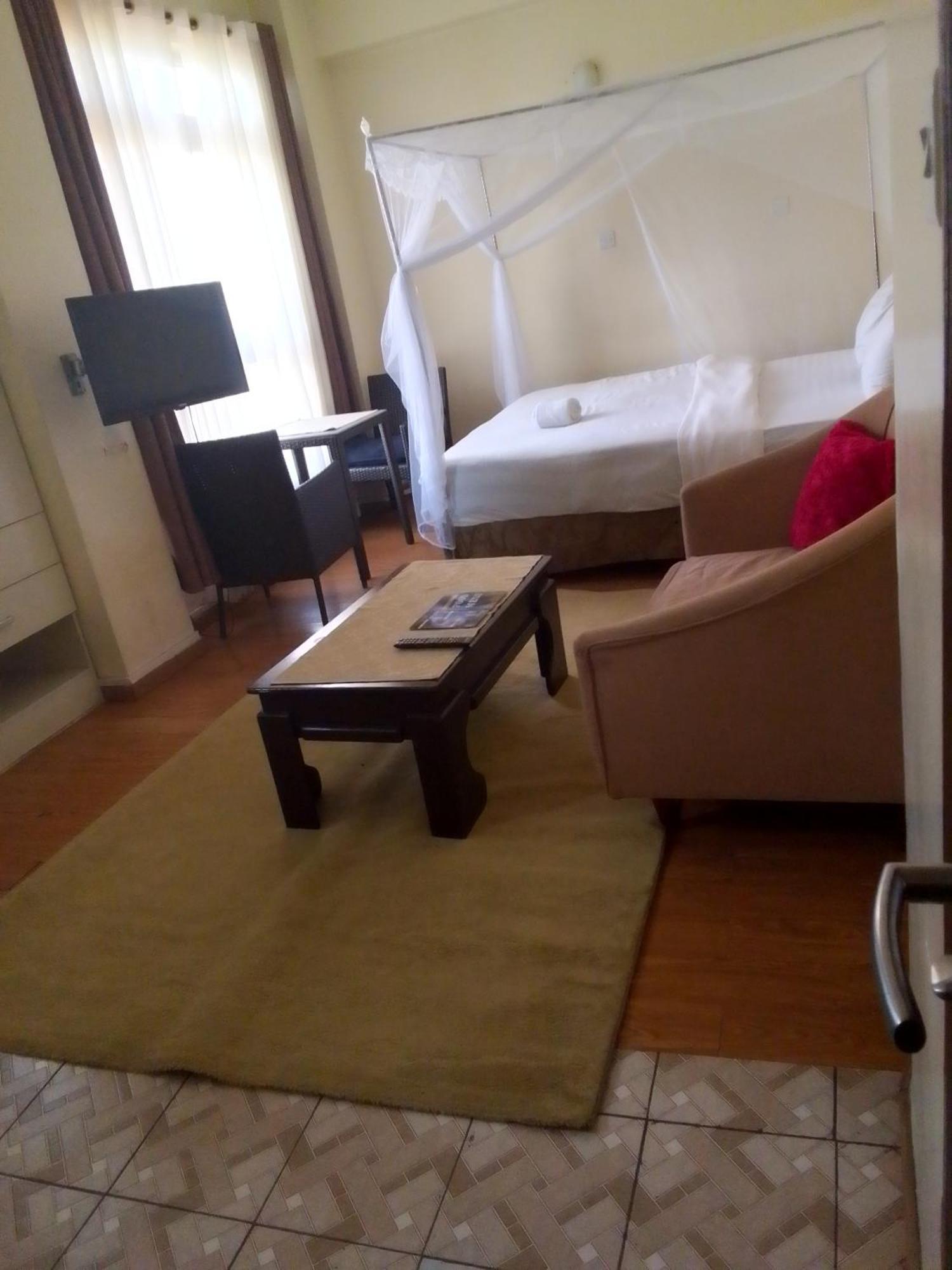 Eddy Suites, Emeli Hotel Nairobi Buitenkant foto