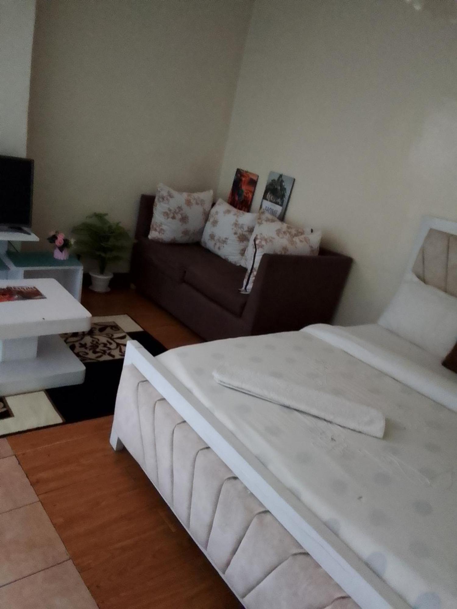 Eddy Suites, Emeli Hotel Nairobi Buitenkant foto