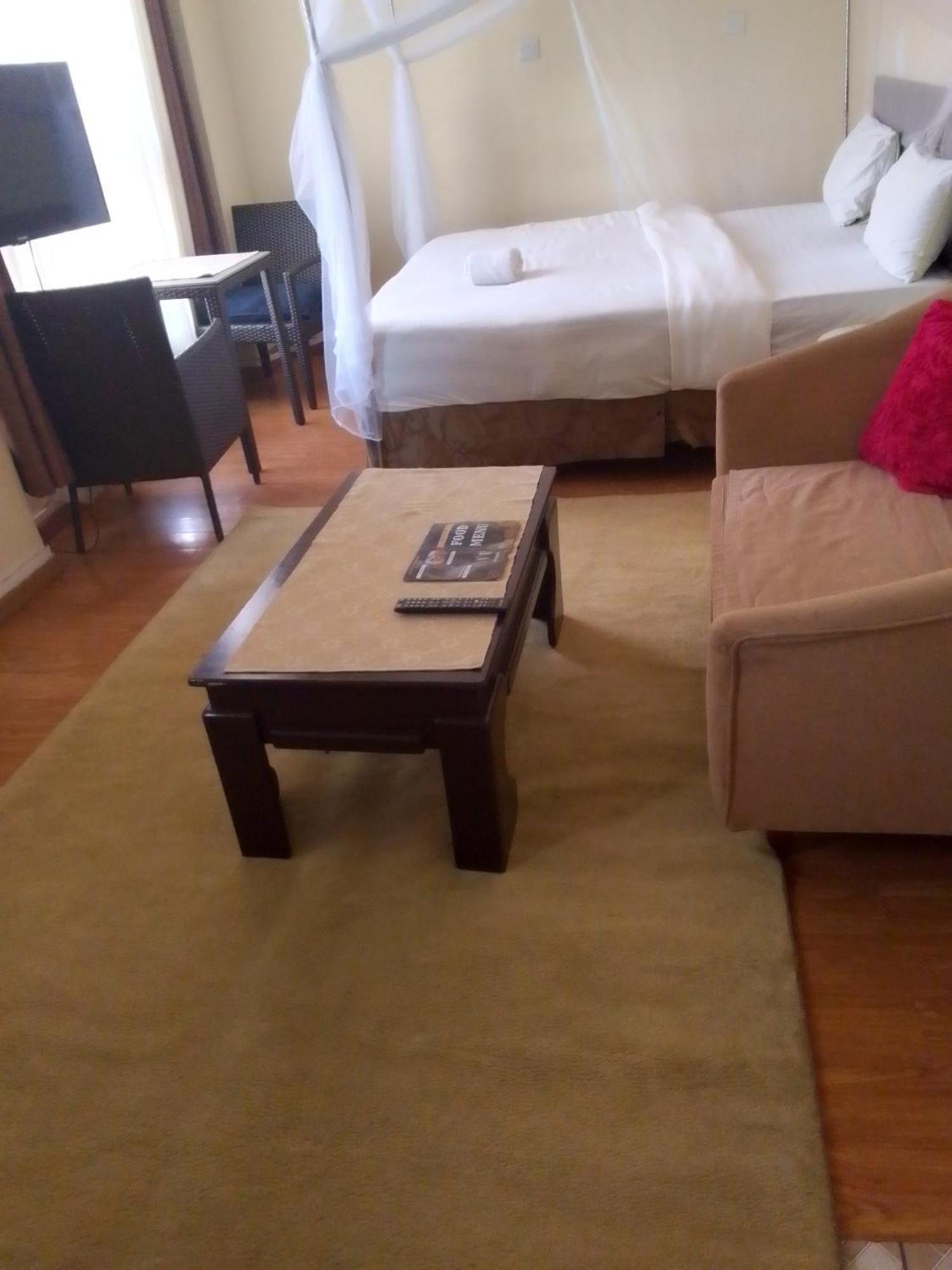 Eddy Suites, Emeli Hotel Nairobi Buitenkant foto