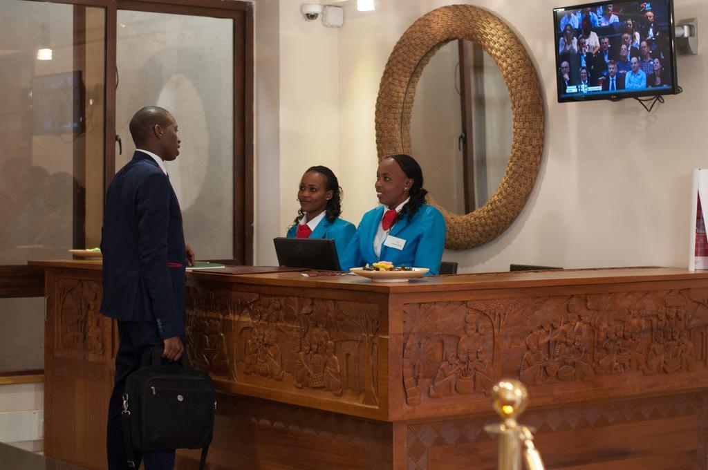 Eddy Suites, Emeli Hotel Nairobi Buitenkant foto