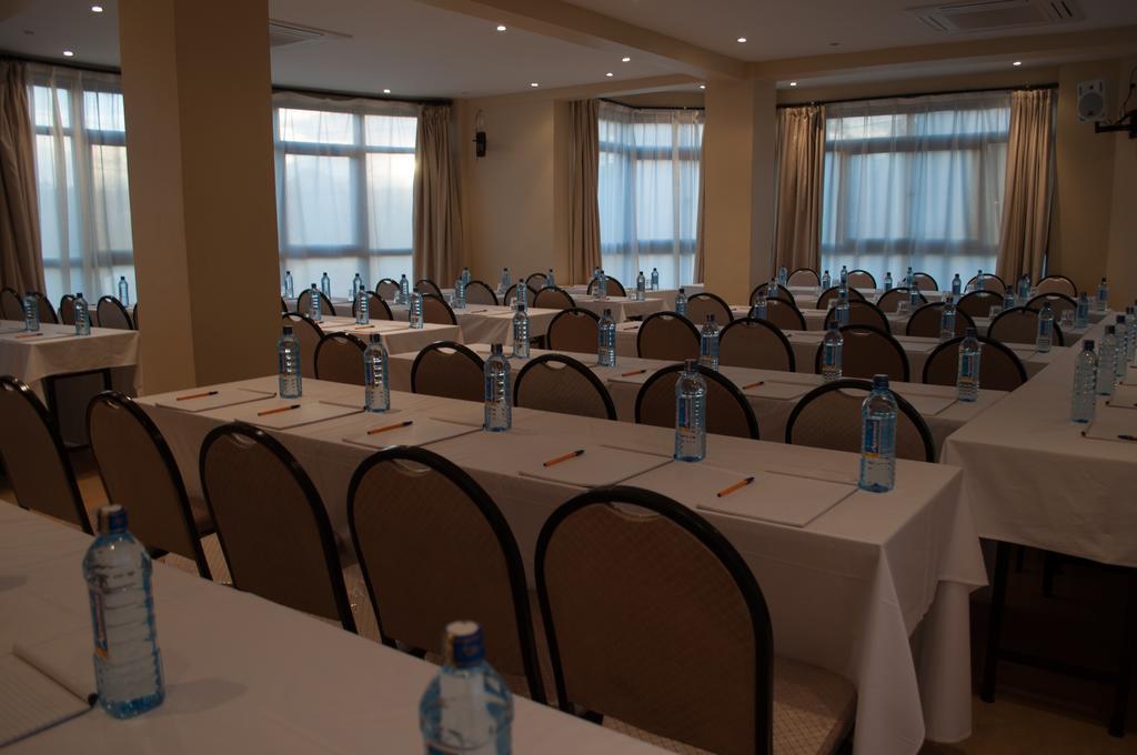 Eddy Suites, Emeli Hotel Nairobi Buitenkant foto