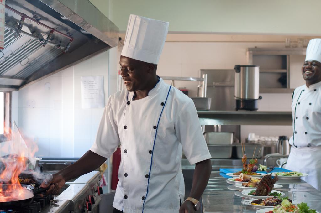 Eddy Suites, Emeli Hotel Nairobi Buitenkant foto