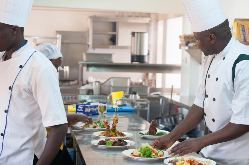 Eddy Suites, Emeli Hotel Nairobi Buitenkant foto